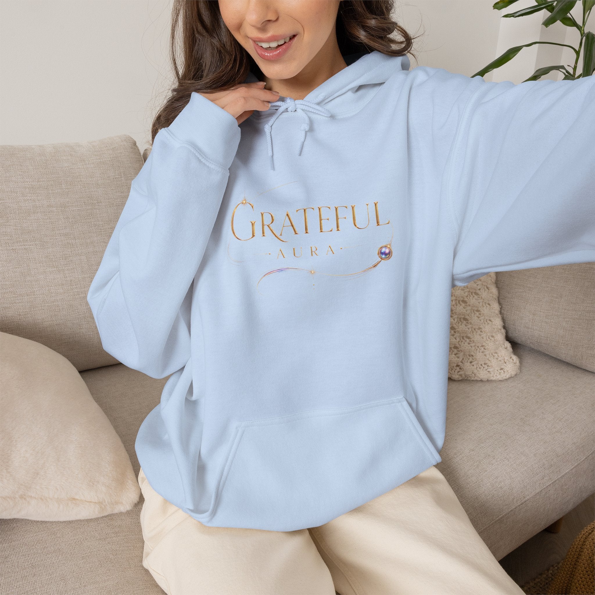 Grateful Heart Hoodie — Elegant 'Grateful' Script Pullover