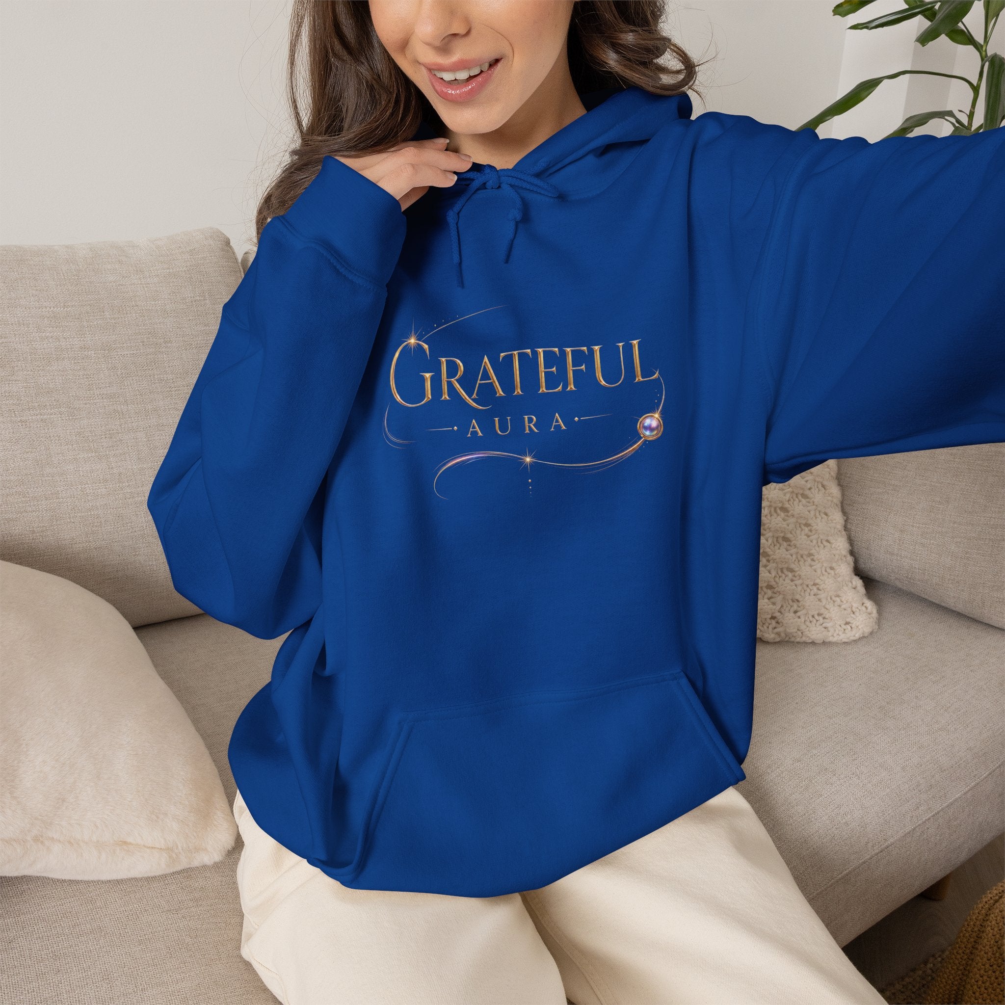 Grateful Heart Hoodie — Elegant 'Grateful' Script Pullover