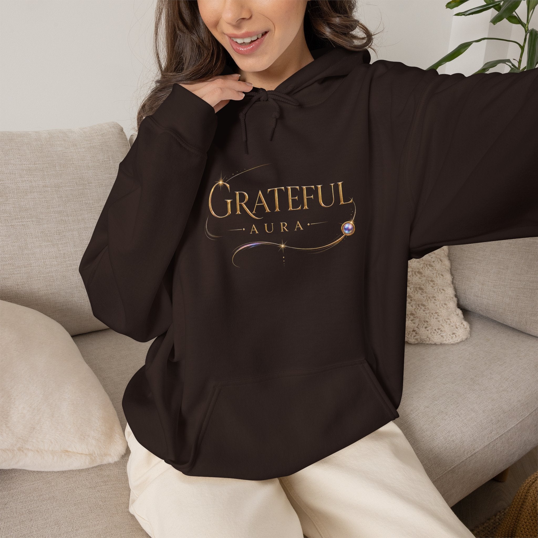 Grateful Heart Hoodie — Elegant 'Grateful' Script Pullover
